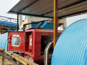 鋼絲皮帶金屬探測儀使用現場